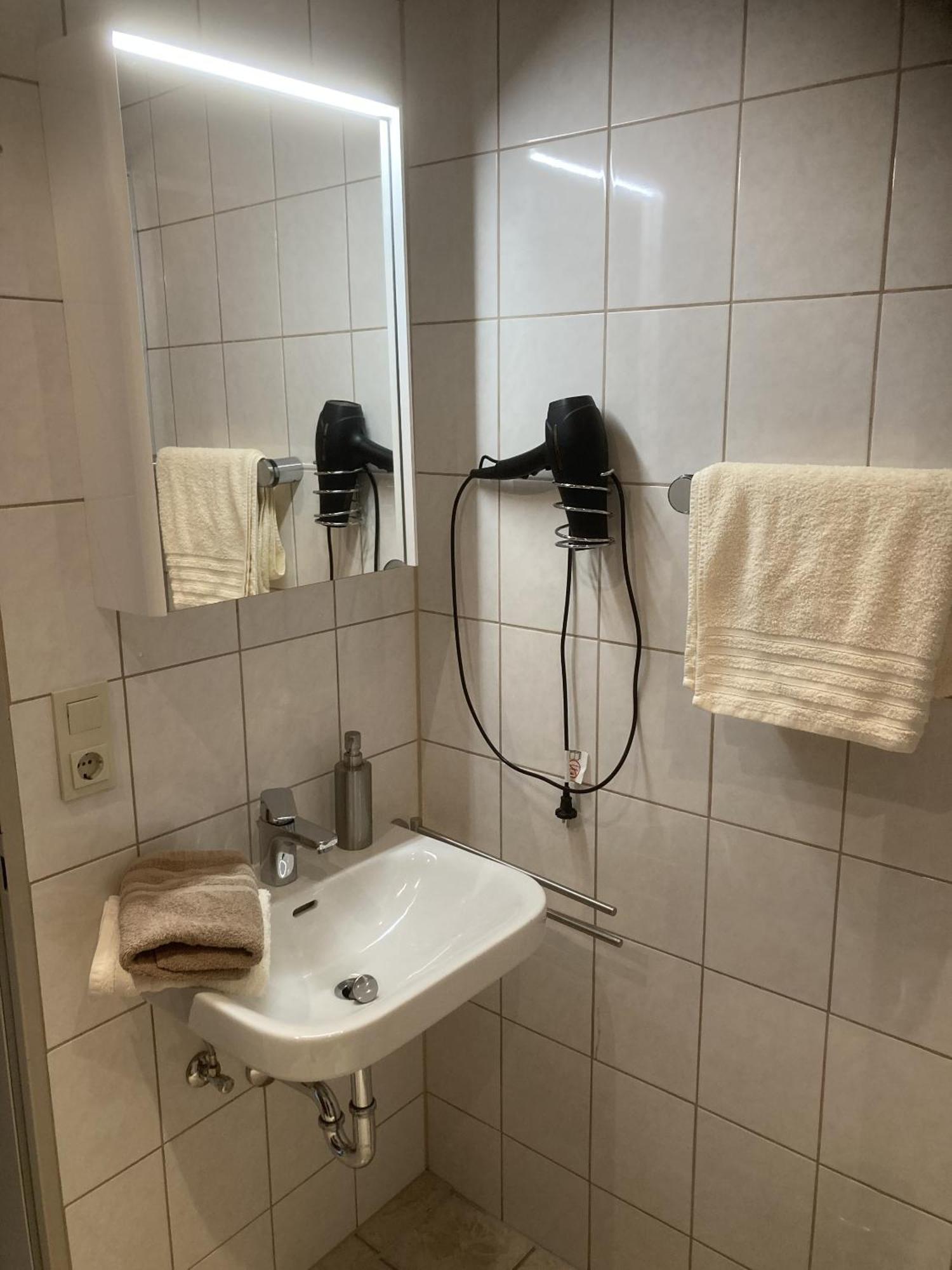 Huus Stoertebeker Bed and Breakfast Dornumersiel Værelse billede