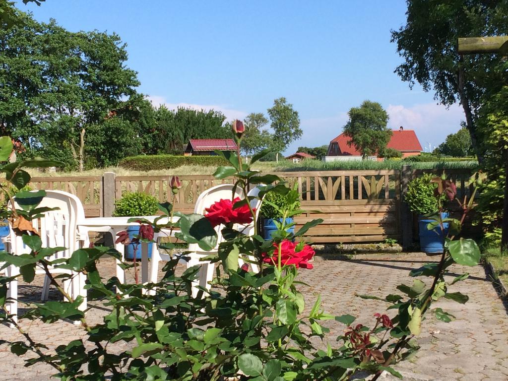 Huus Stoertebeker Bed and Breakfast Dornumersiel Eksteriør billede